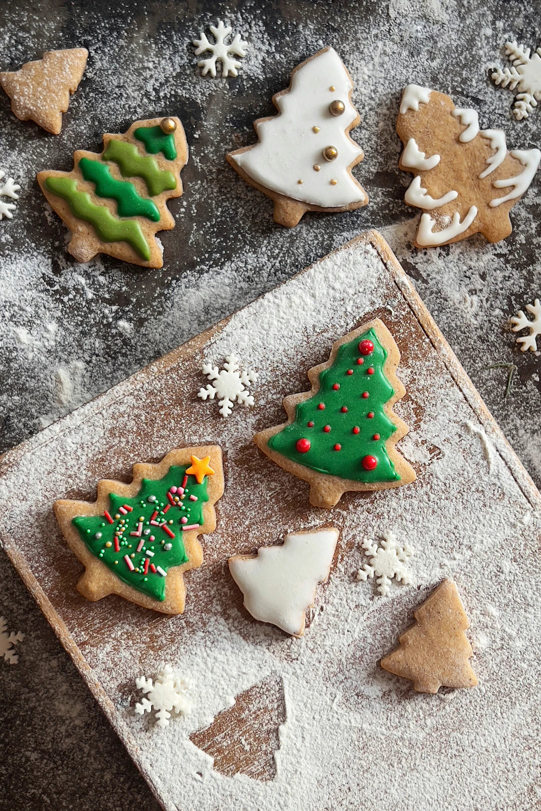 Charming Vintage Cookie Tools and Mugs for Holiday Fun