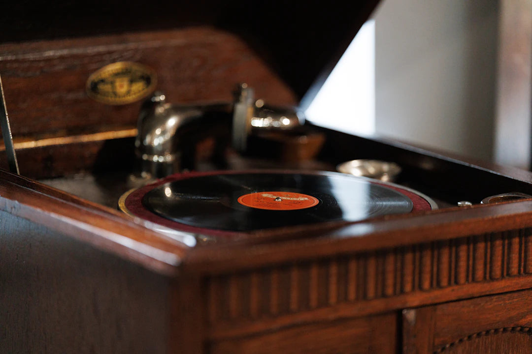 The Impact of Social Media on Vintage Collecting Trends