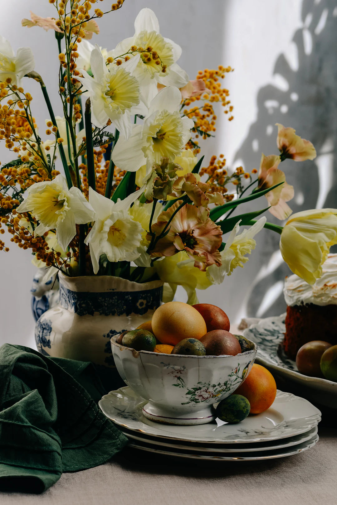 Charming Vintage Easter Decor to Brighten Up Spring