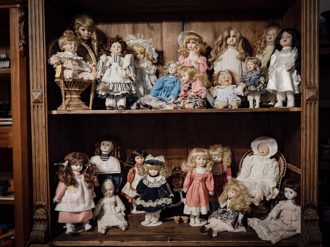 Navigating Online Auctions for Vintage Collectibles