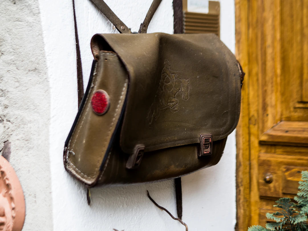 Chic Vintage Bags for Daily Adventures