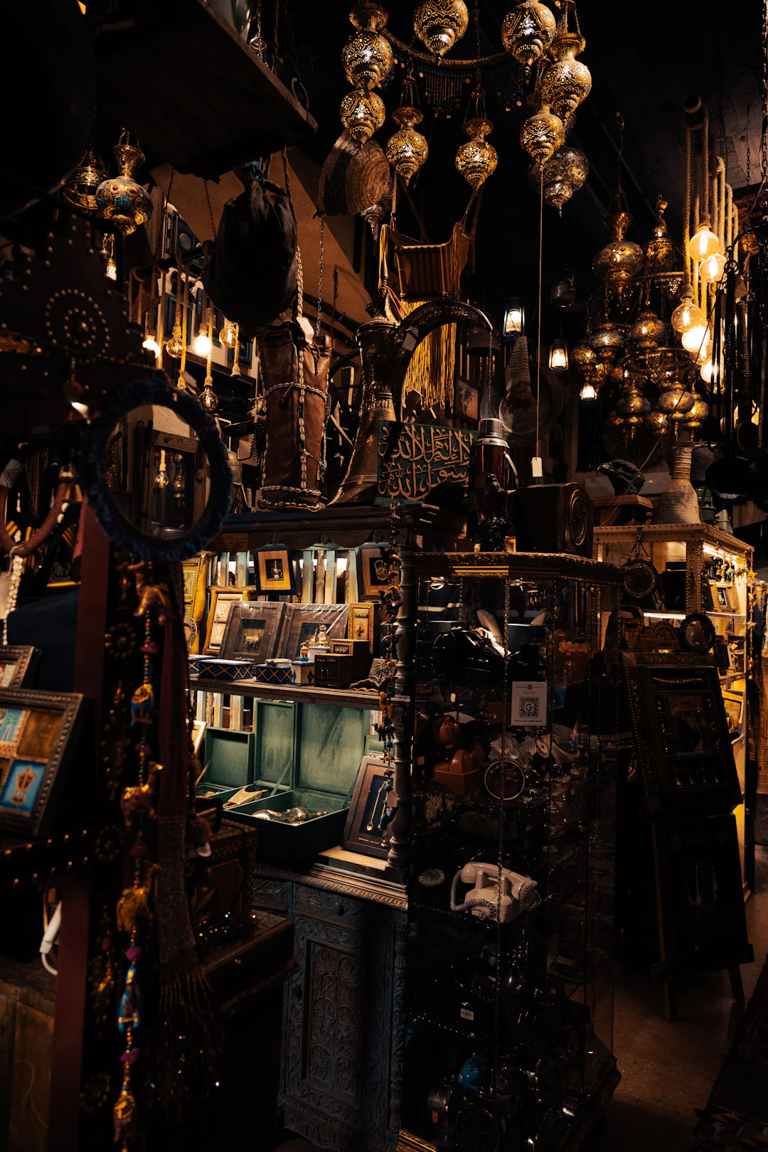 Delightful Vintage Collectibles for Nostalgic Crafting