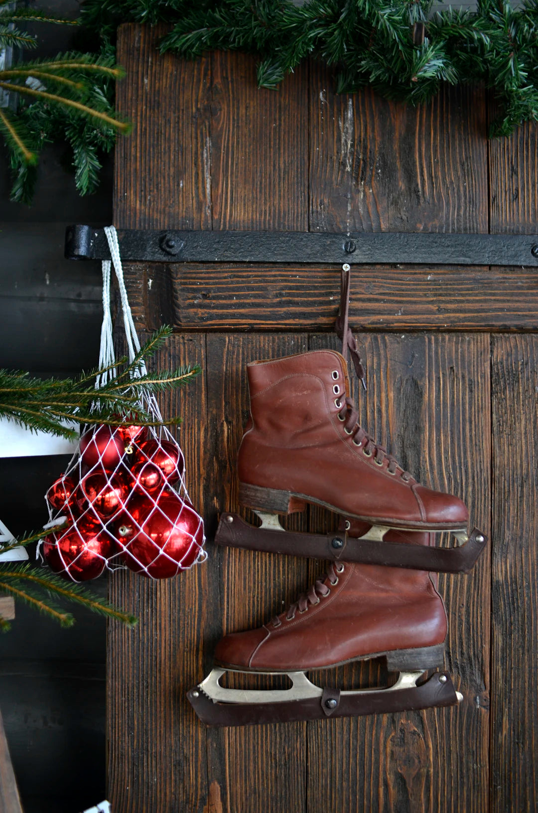 Charming Vintage Christmas Decor to Enliven Your Holiday
