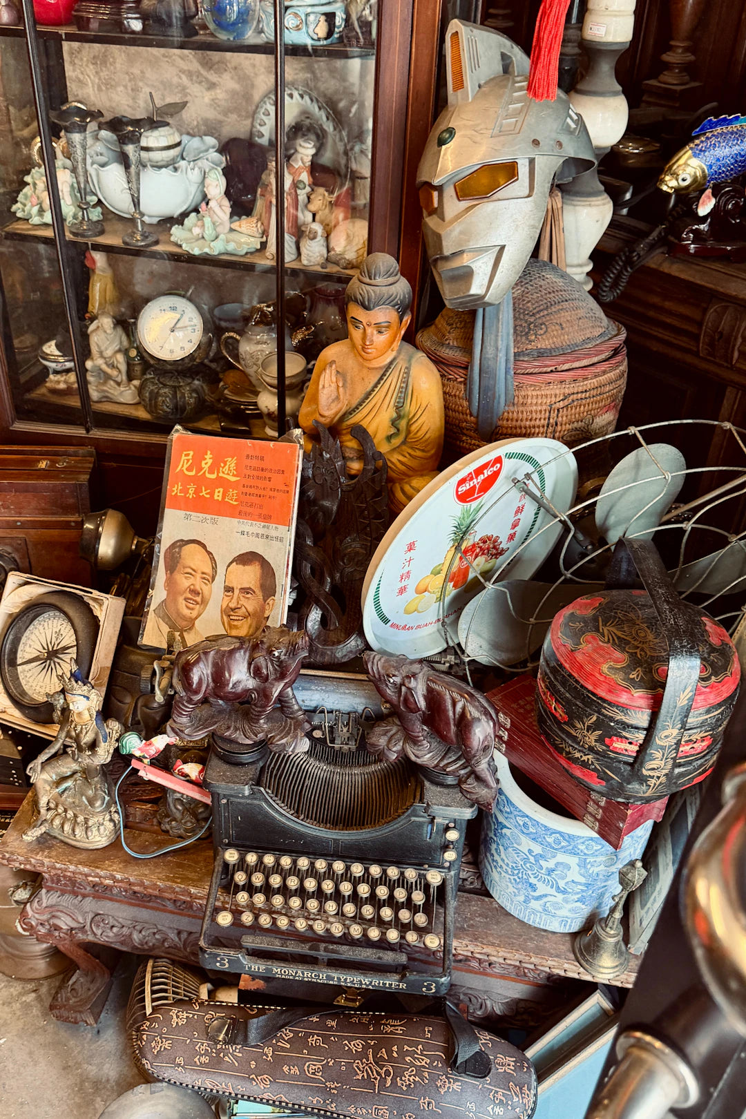 Spotting Genuine Vintage Items A Comprehensive Guide