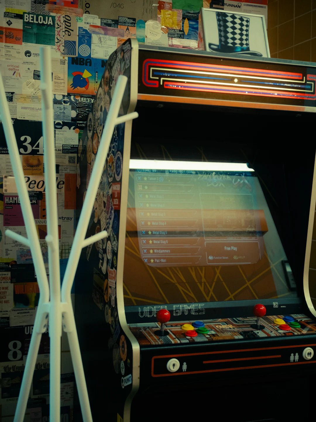 Engaging Vintage Games for Collectors and Players Alike