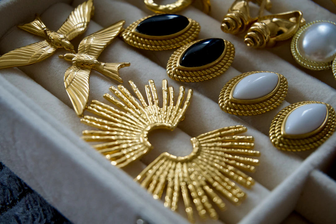 Discover Vintage Fashion Accessories for Timeless Elegance