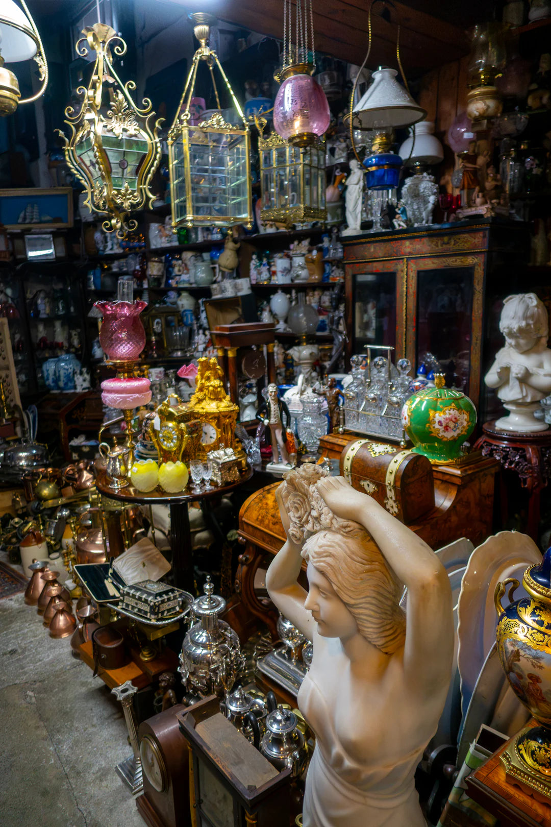 Explore the Timeless Appeal of Vintage Collectibles