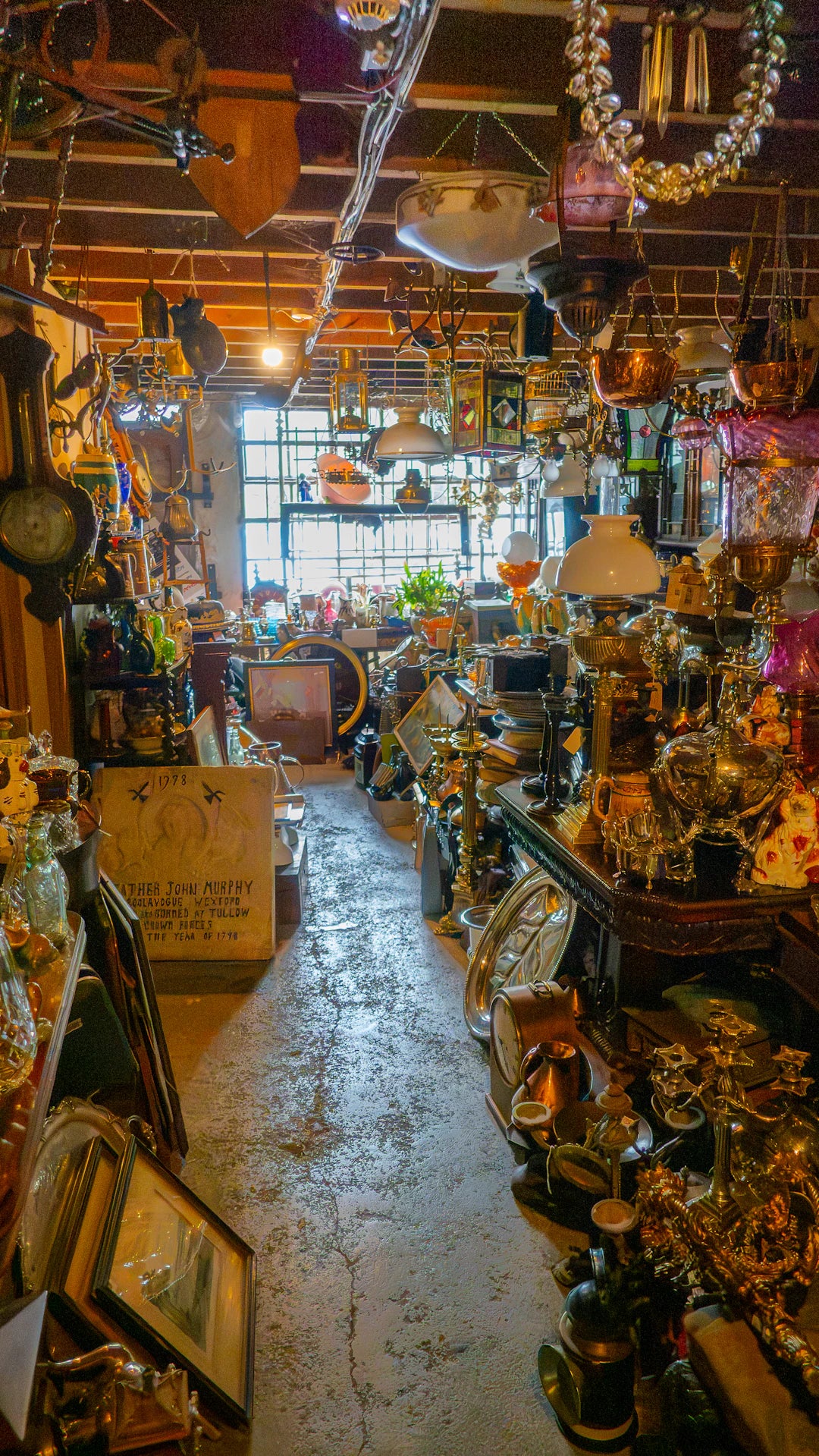 Discover Vintage Collectibles Top Marketplaces  Resources