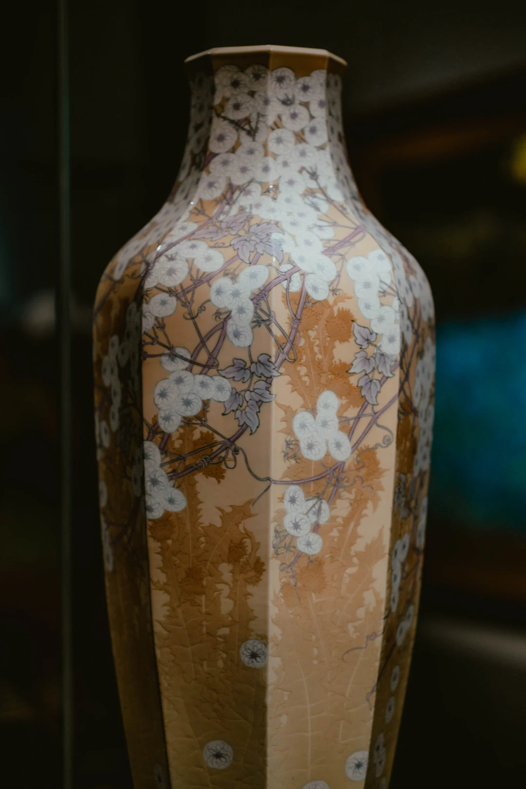 Elegant Floral Vases for Vintage Decor Aficionados