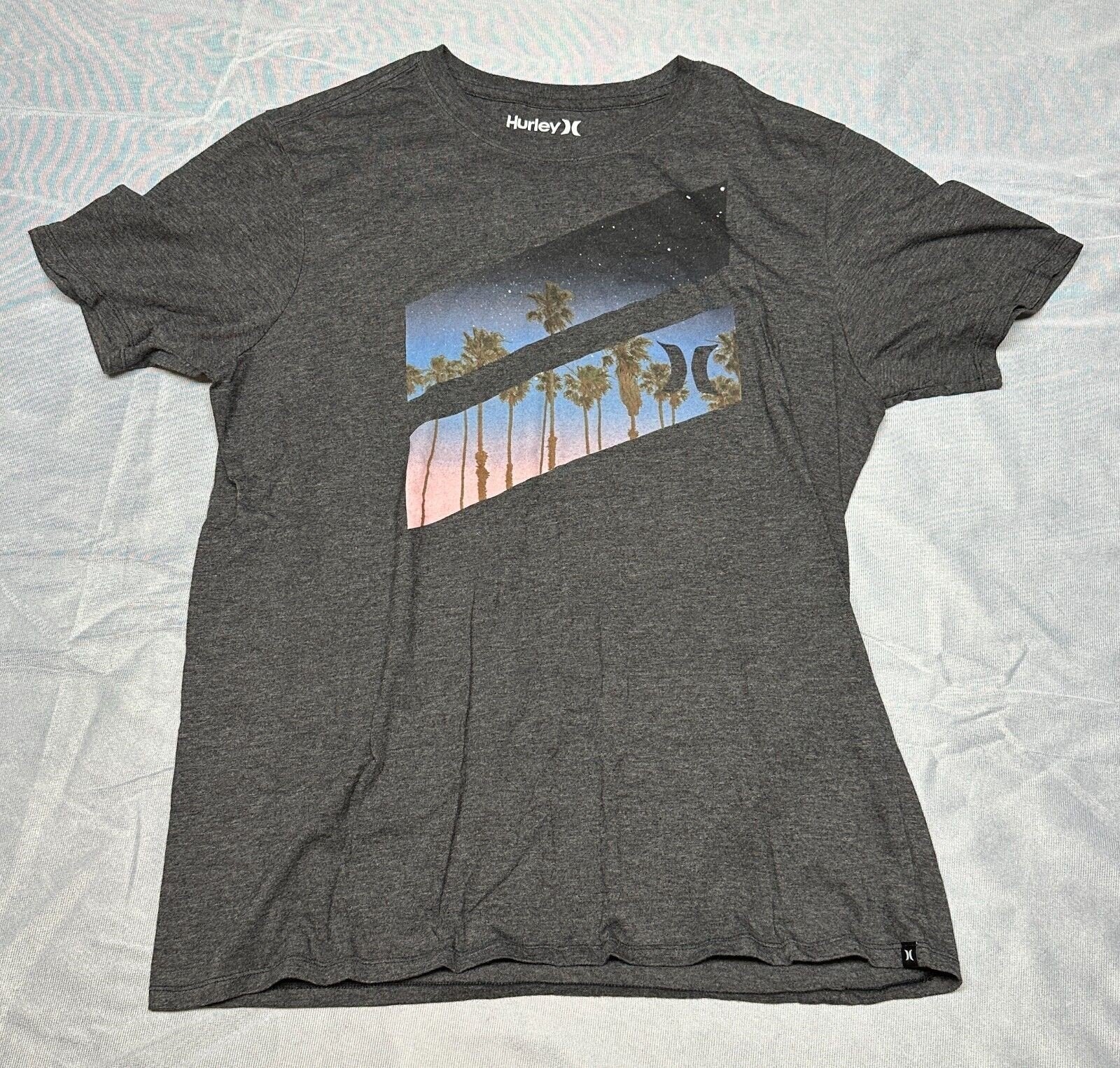 Mens Hurley Grey Short Sleeve T-Shirt Tee /w Palms, Sky, and Stars Size Medium
