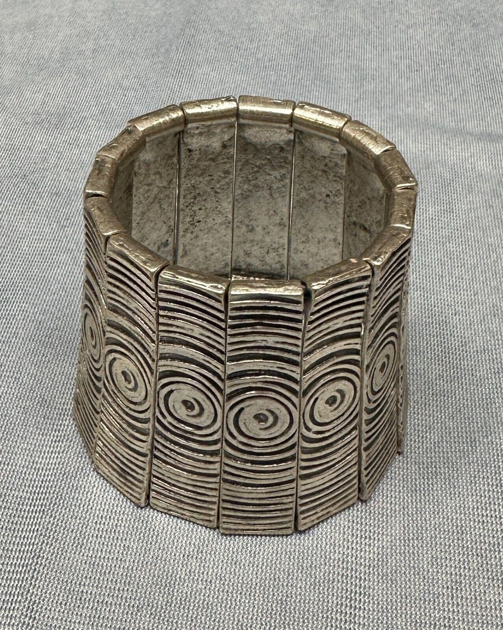Vintage Statement Egyptian Style Metal Stretch Bracelet Cuff White Metal Swirls