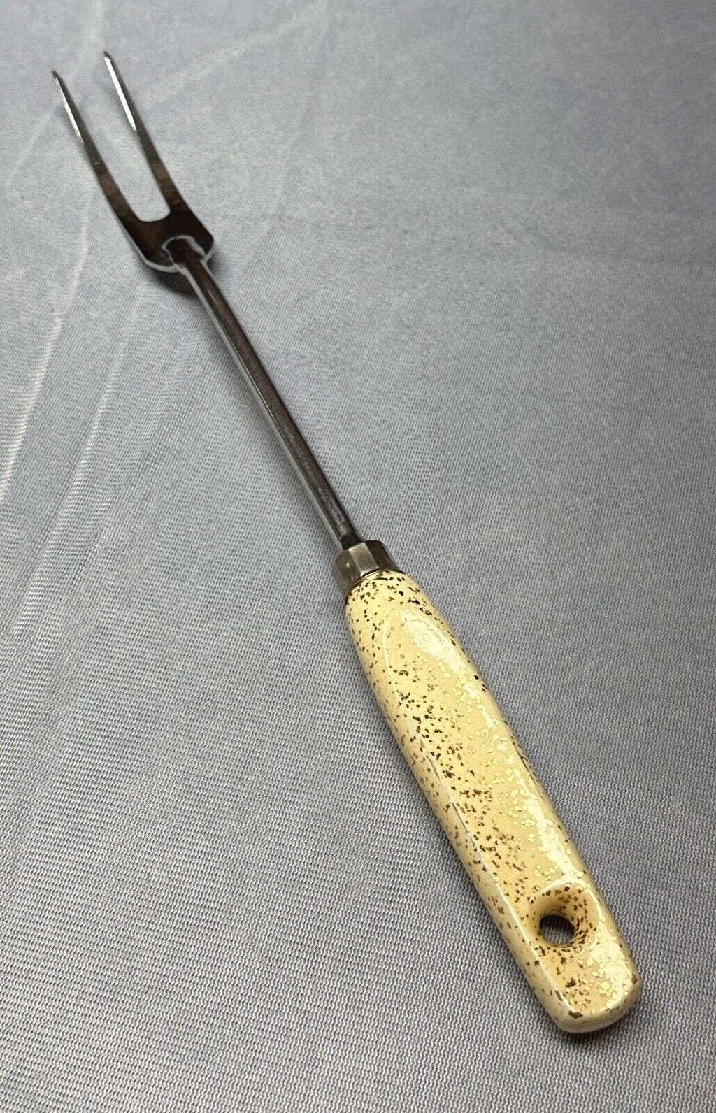 EKCO Stainless Steel Meat/Serving Fork Cream /w Gold Flecked Handle 13” USA Vtg