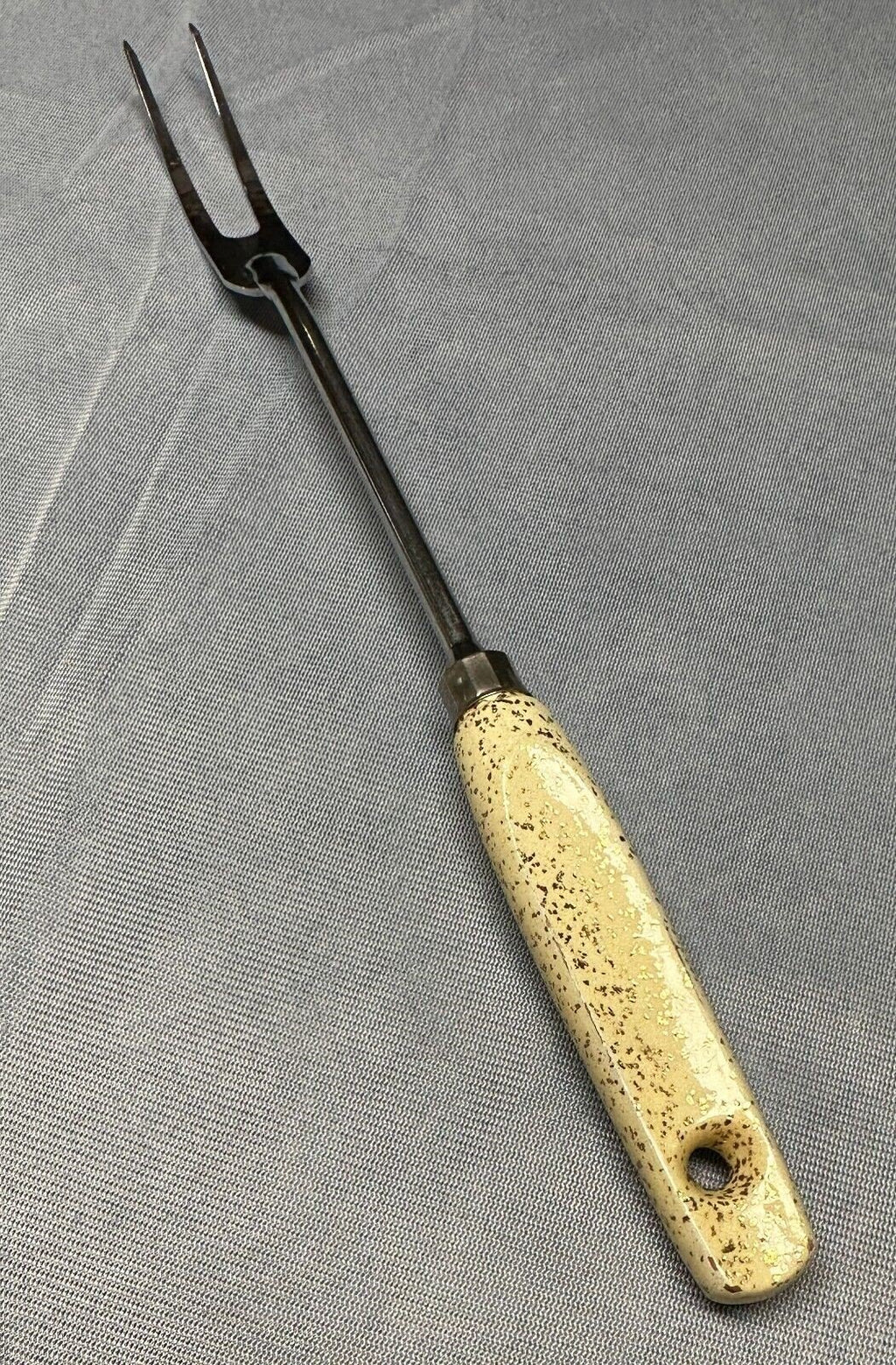 EKCO Stainless Steel Meat/Serving Fork Cream /w Gold Flecked Handle 13” USA Vtg