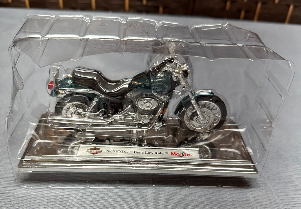 Avon/Maisto 2000 FLHRC Dyna Low Rider Harley Davidson 1:18 Die Cast Metal NIB