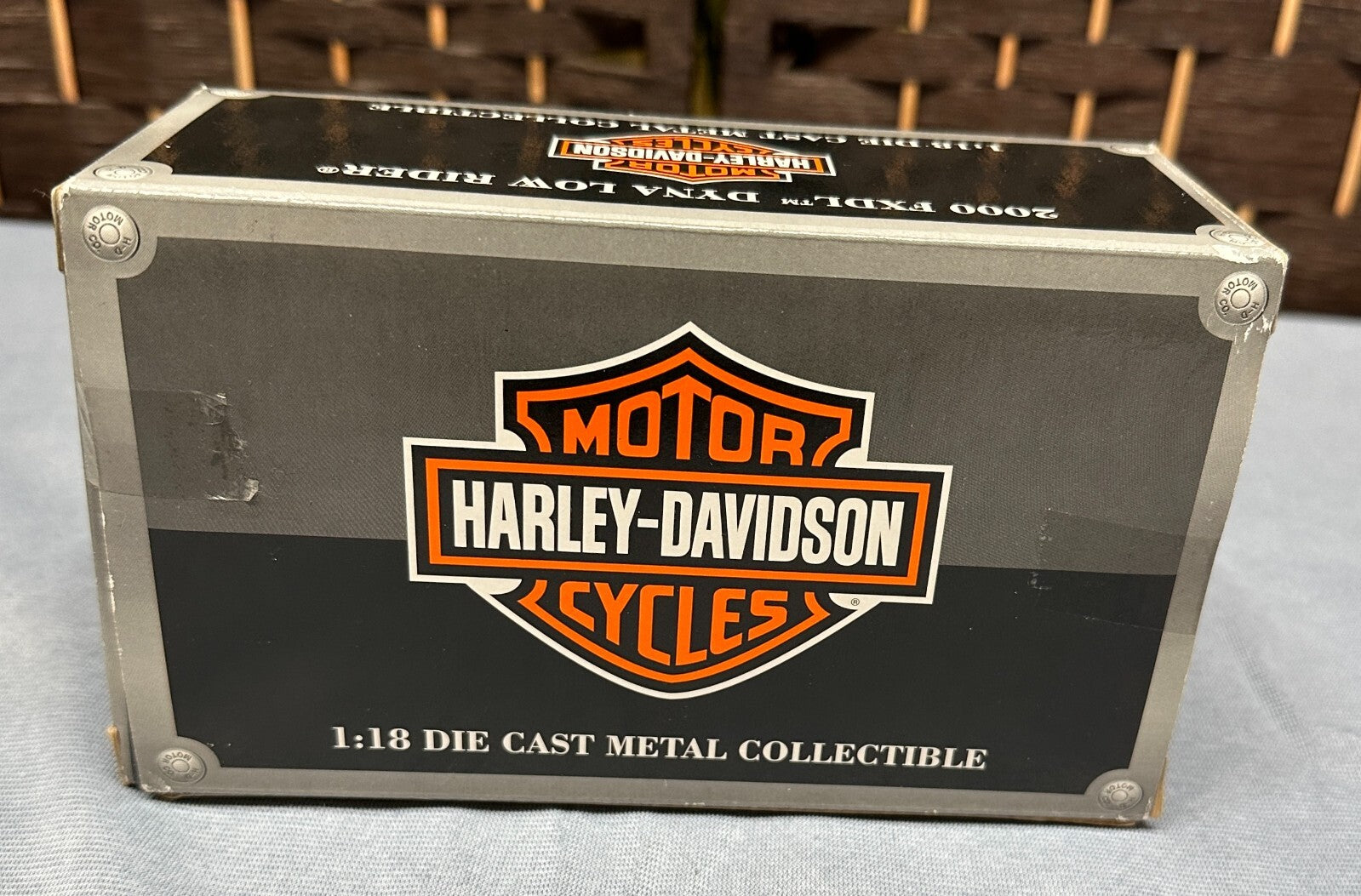 Avon/Maisto 2000 FLHRC Dyna Low Rider Harley Davidson 1:18 Die Cast Metal NIB