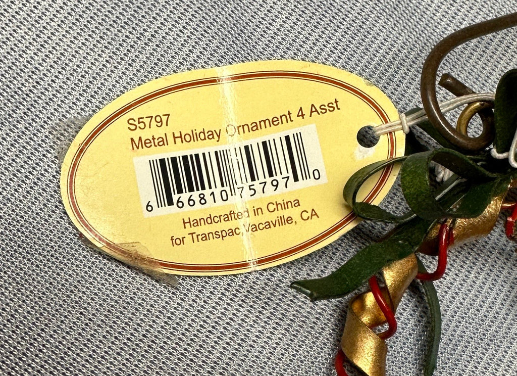 VTG Metal Wreath Ornament Christmas Holiday Decor Collectible