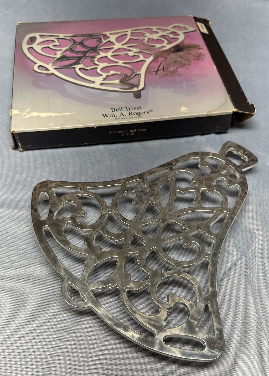 Vintage Wm. A. Rogers Silver Plated Holiday Bell Trivet Oneida Silversmiths