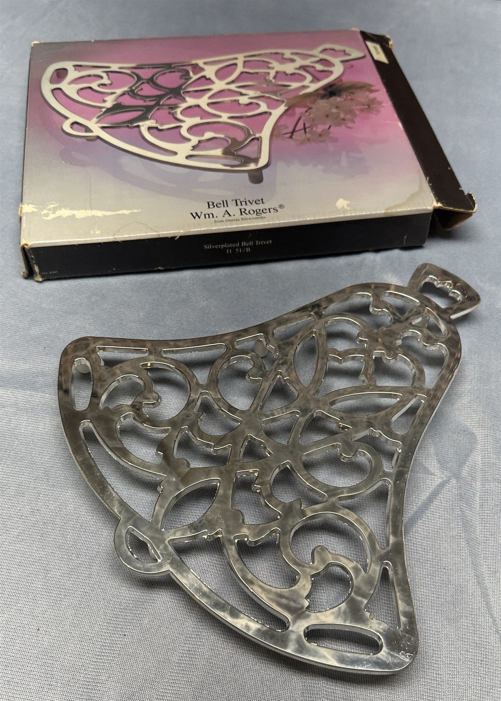 Vintage Wm. A. Rogers Silver Plated Holiday Bell Trivet Oneida Silversmiths