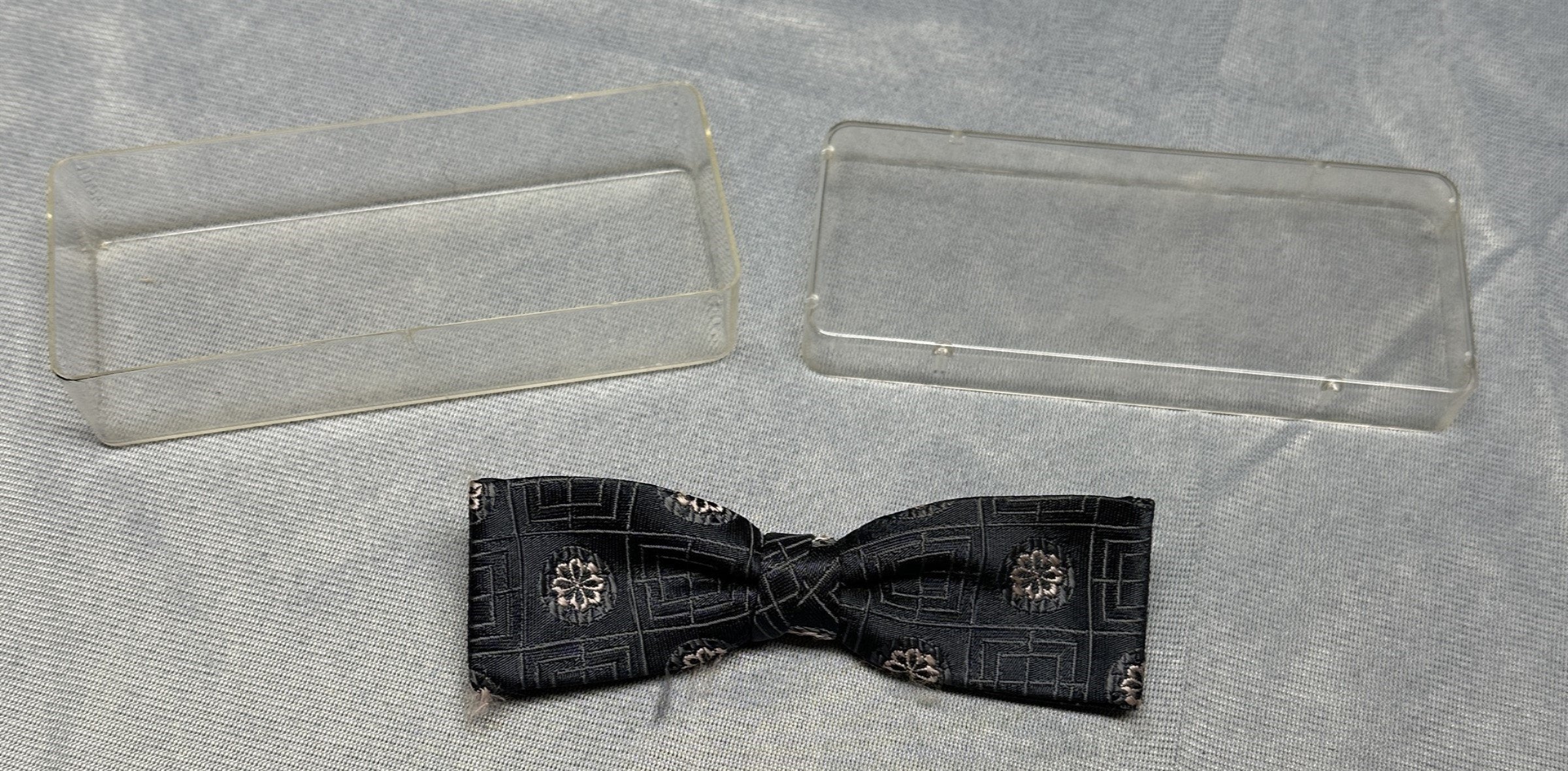 Vintage London Beau Rayon USA Clip-On Bow Tie Mens