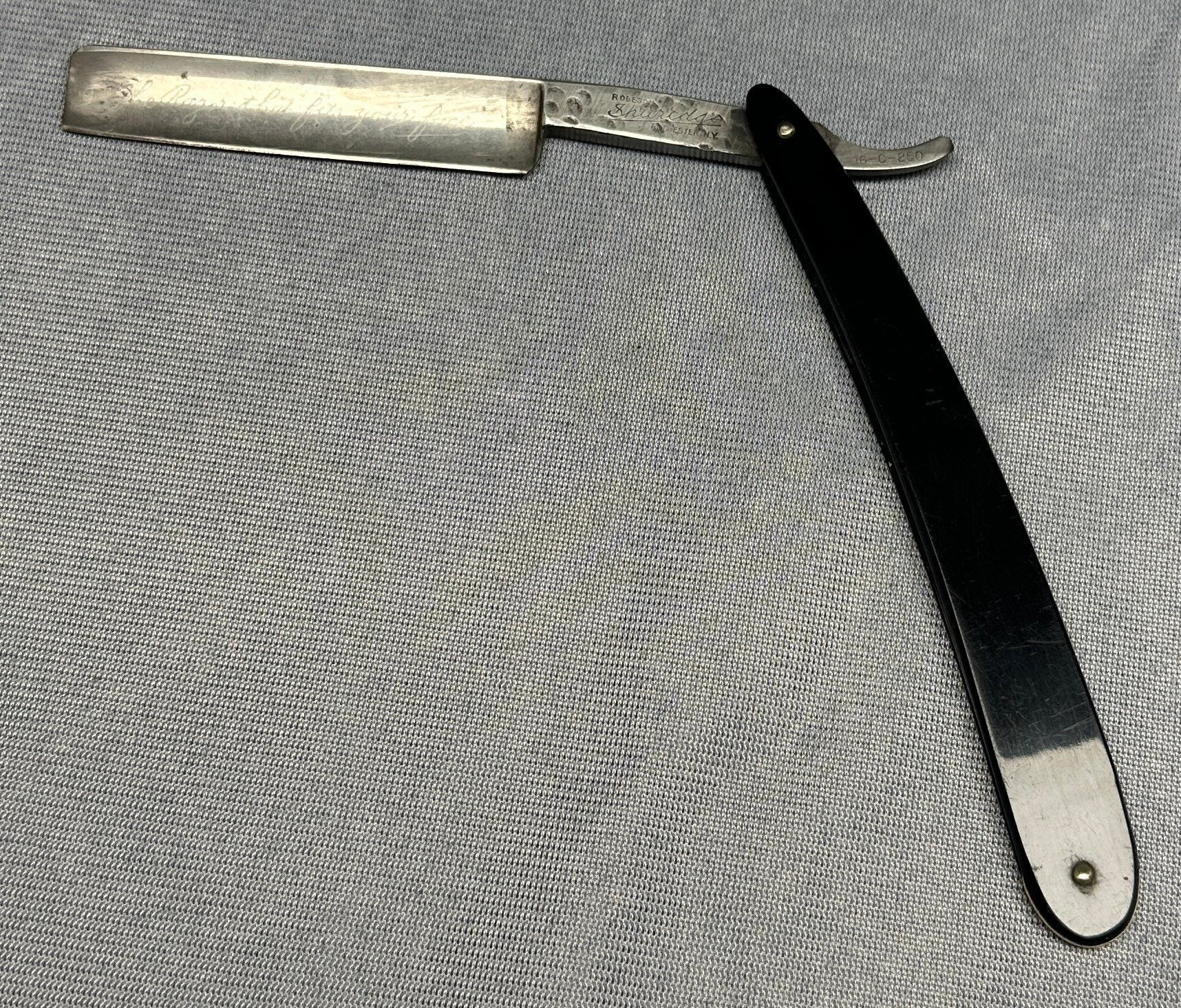 Robeson Shuridge NY The Razor That Fits Your Face