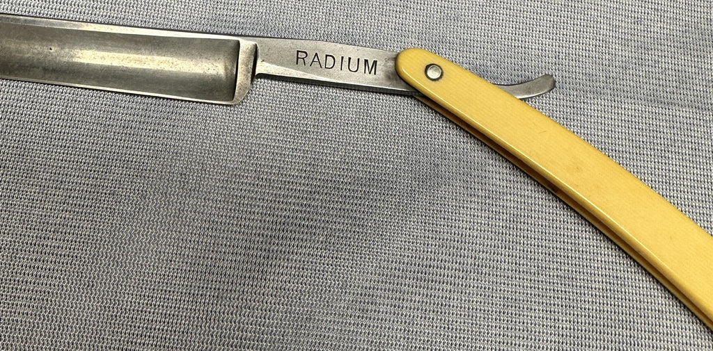 Vintage Straight Razor Shaving Blade Barber Collectible Antique Shave Tool