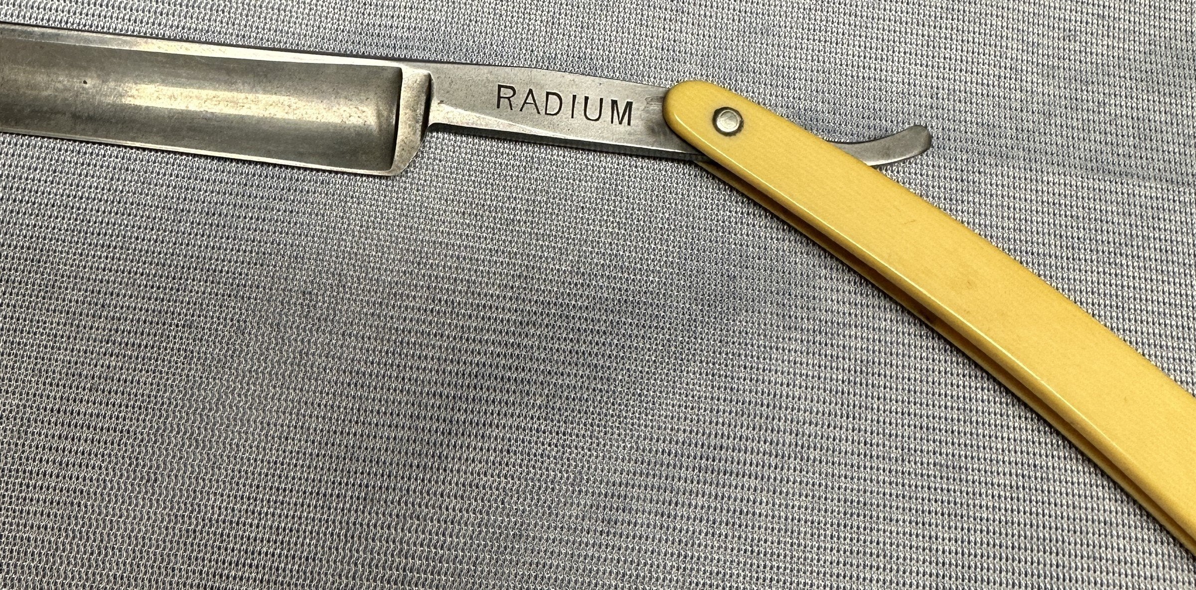 Vintage Straight Razor Shaving Blade Barber Collectible Antique Shave Tool