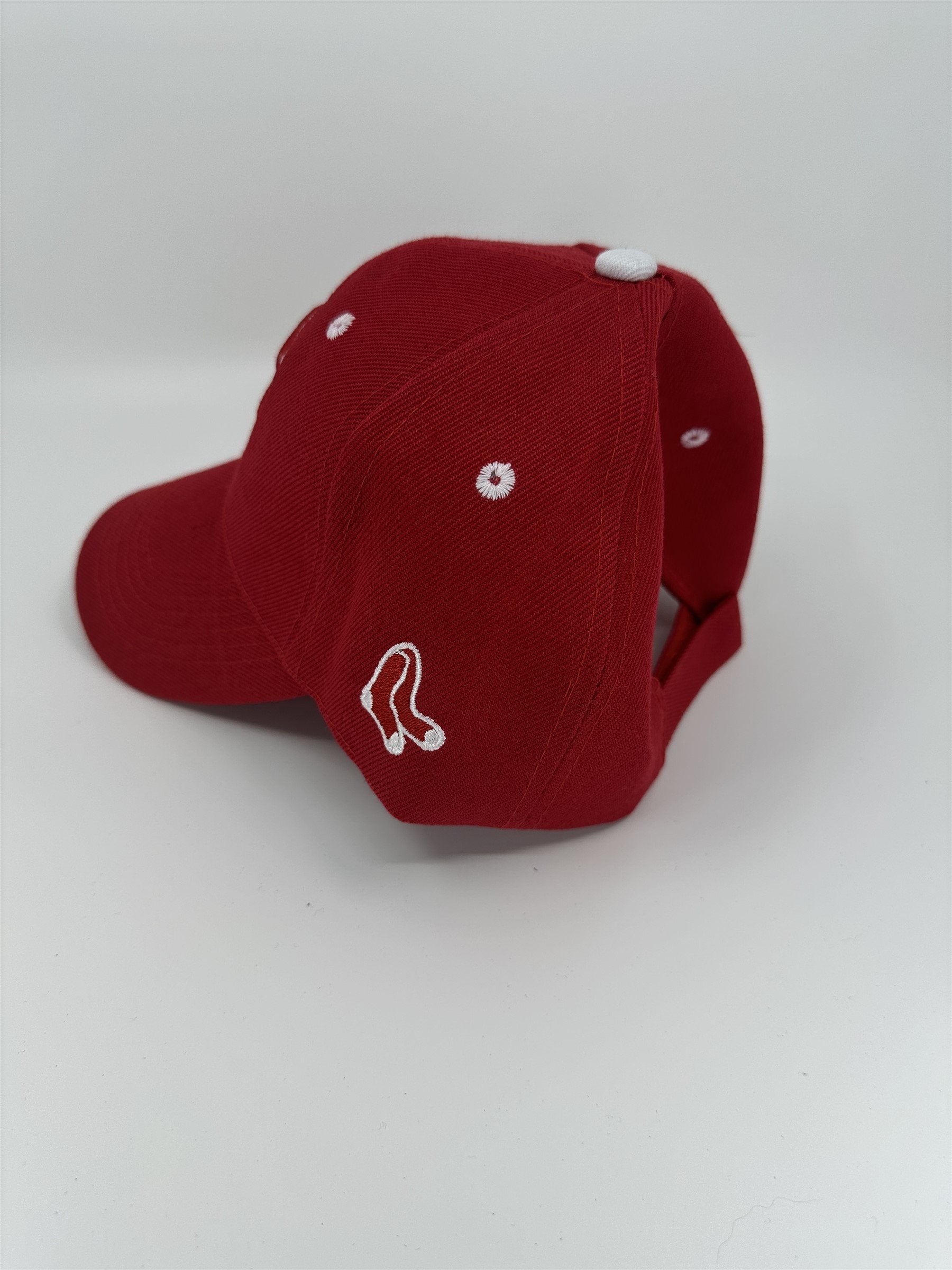 NWT Red Bost Red Sox Adjustable Hat **Small Pull**