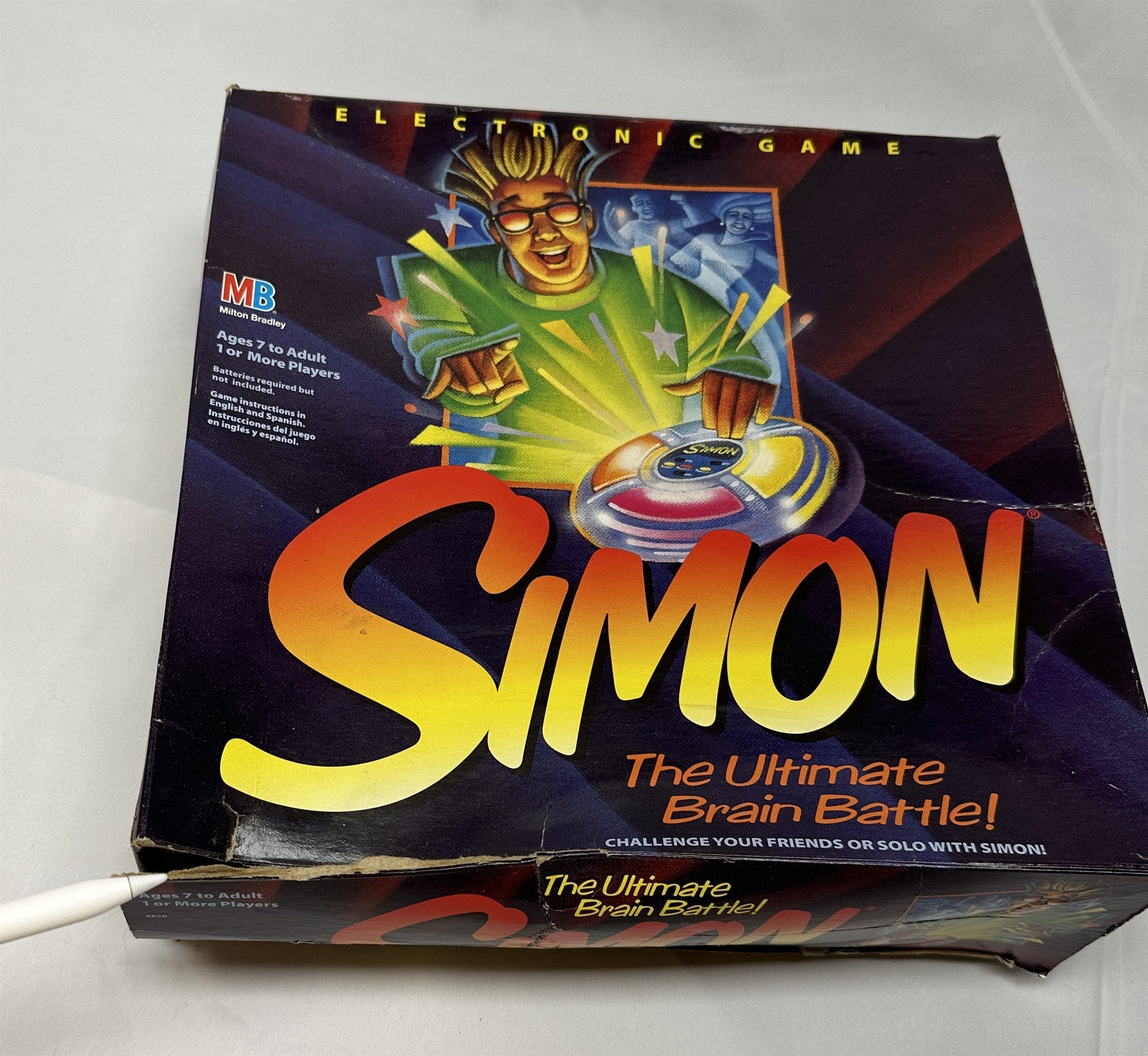 Vintage Milton Bradley Simon The Ultimate Brain Battle *Speakers Do Not Work*