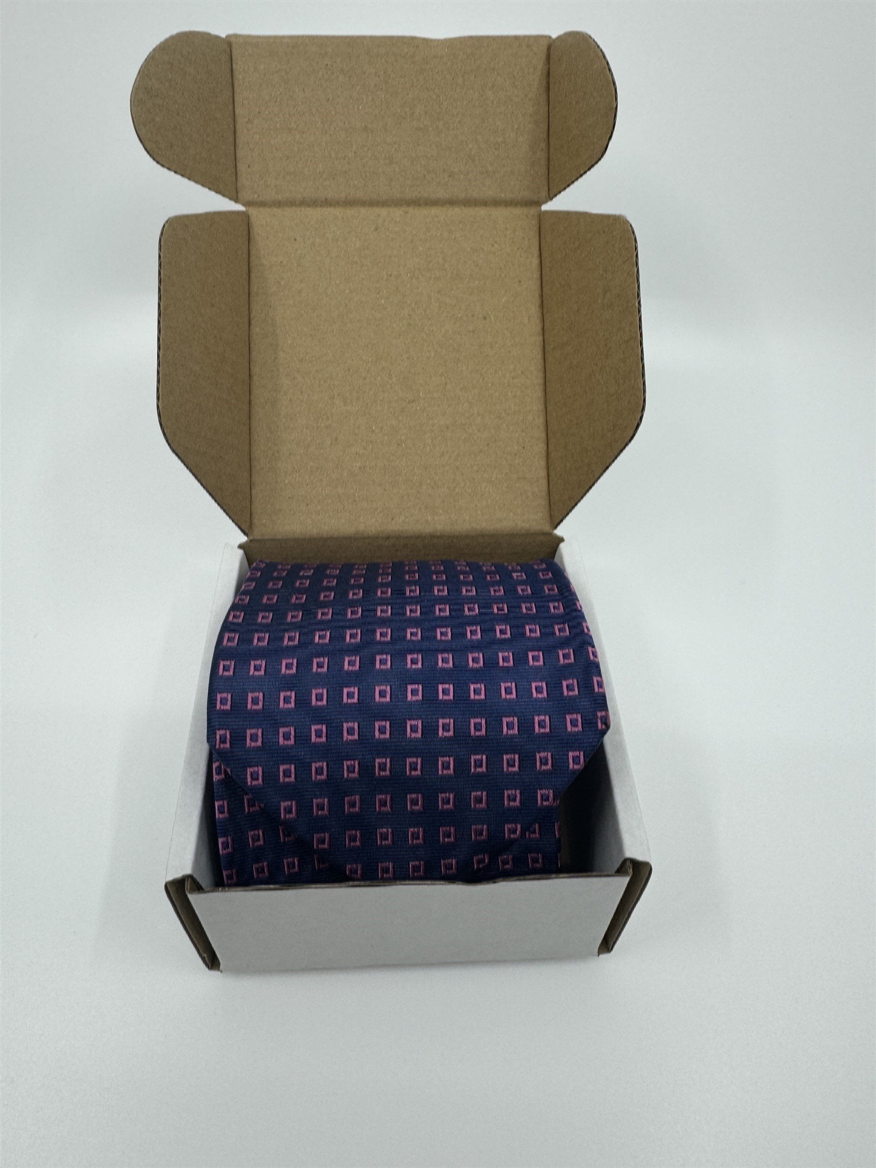 Jake Ross Hand Made 100% Silk Mens Neck Tie Navy Blue /w Pink Geo Squares NWOT