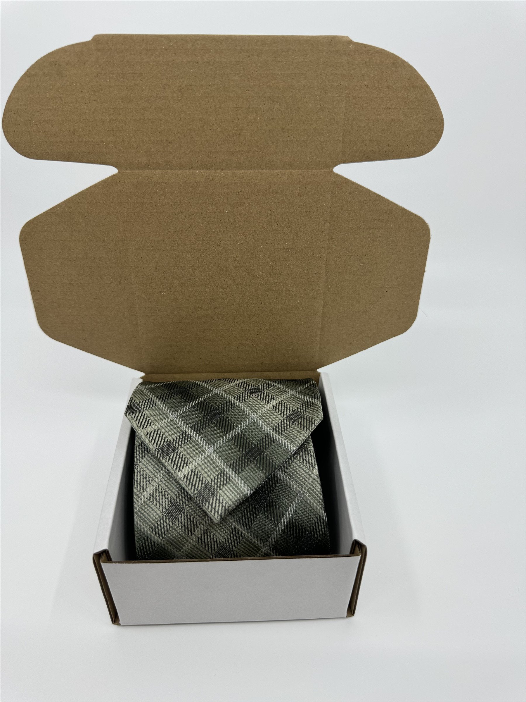 Stafford Essentials Green Square Plaid Print 100% Polyester Mens Neck Tie NWOT