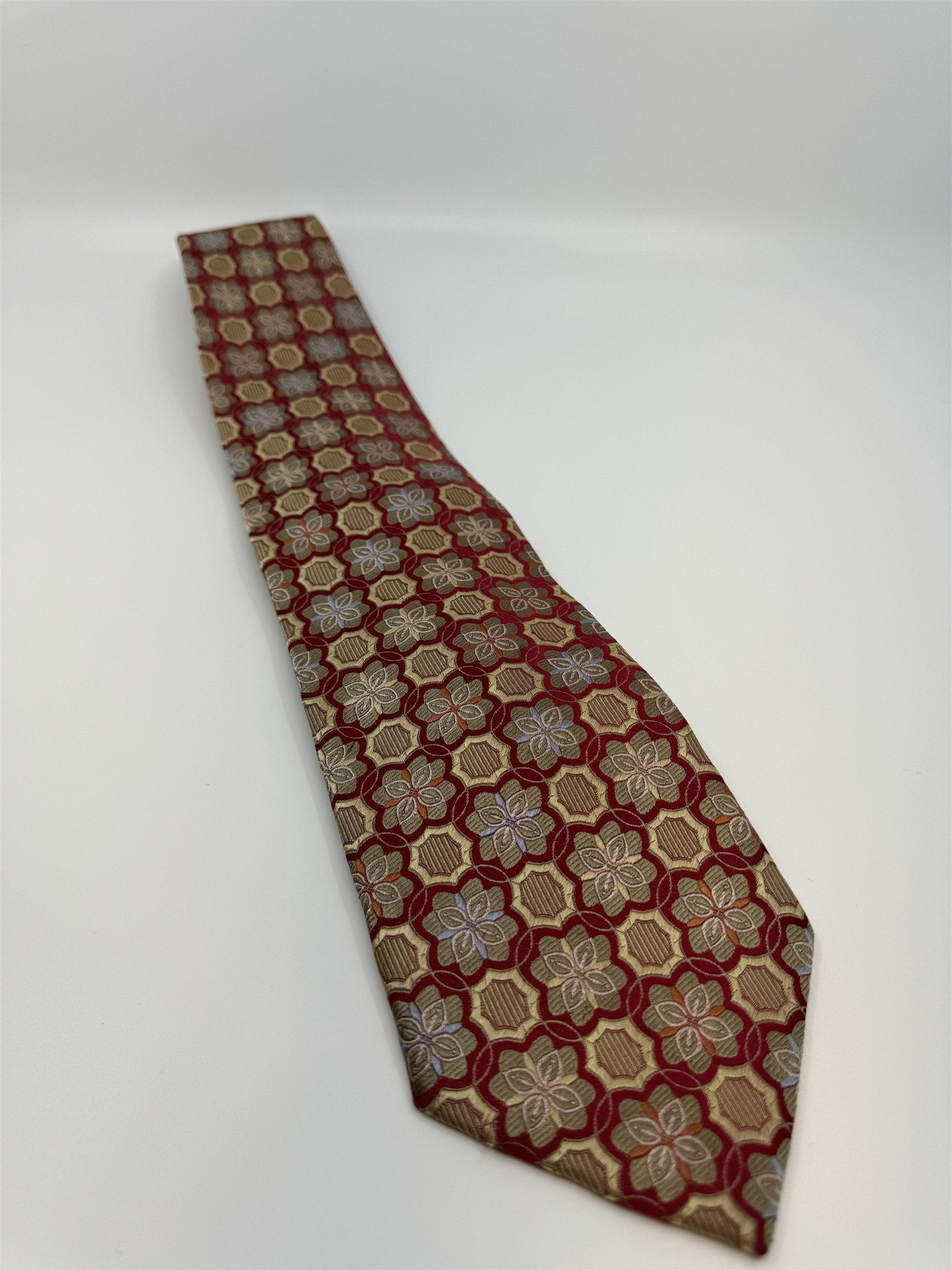 Cintas 100% Silk Mens Neck Tie Red Medallion/Flower Pattern Print NWOT