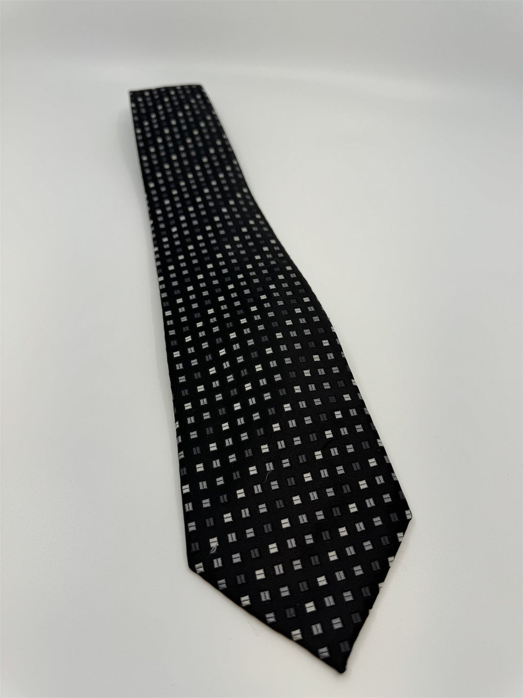 Van Hausen Mens Neck Tie Black /w Rectangle Equal Sign Accents Polyester NWOT