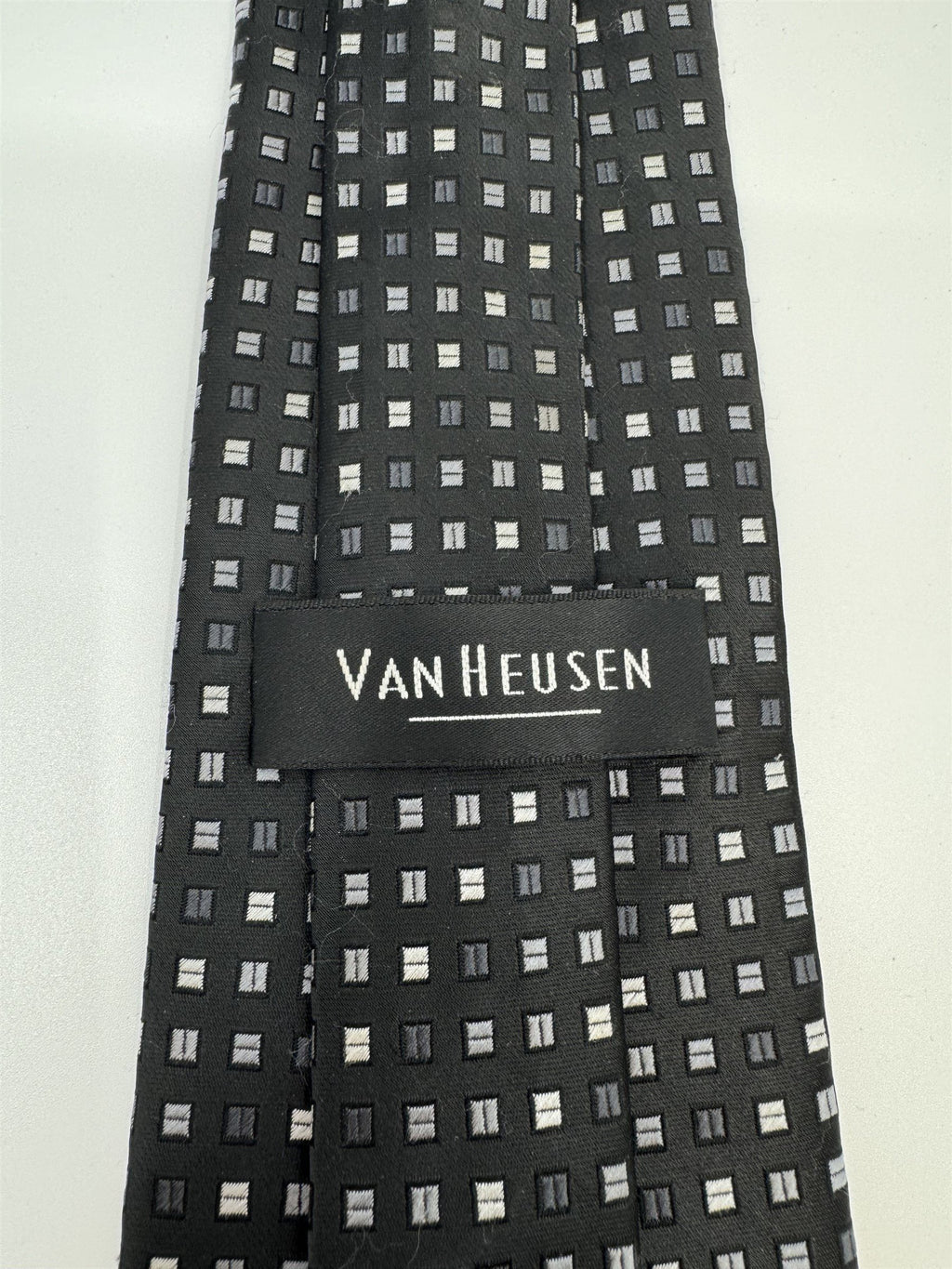 Van Hausen Mens Neck Tie Black /w Rectangle Equal Sign Accents Polyester NWOT