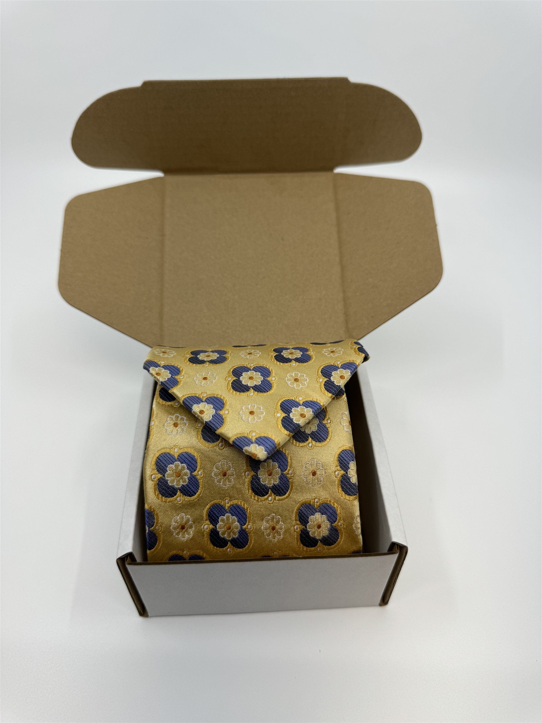 Black Brown 1826 Mens Yellow Flowers Floral Print Tie w Blue Accent NWT Silk
