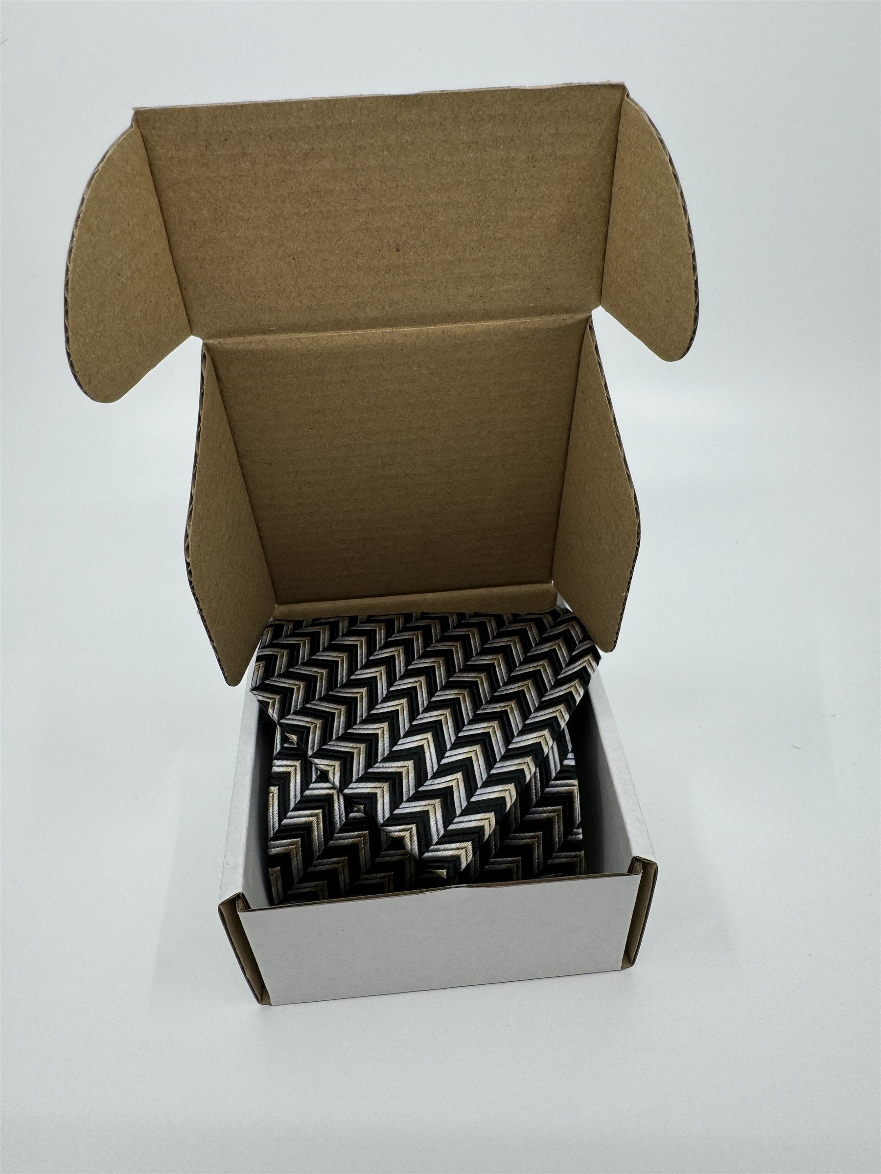 Alfani Mens Neck Tie Black With Silver/Gold Arrows Pattern 100% Silk Handmade