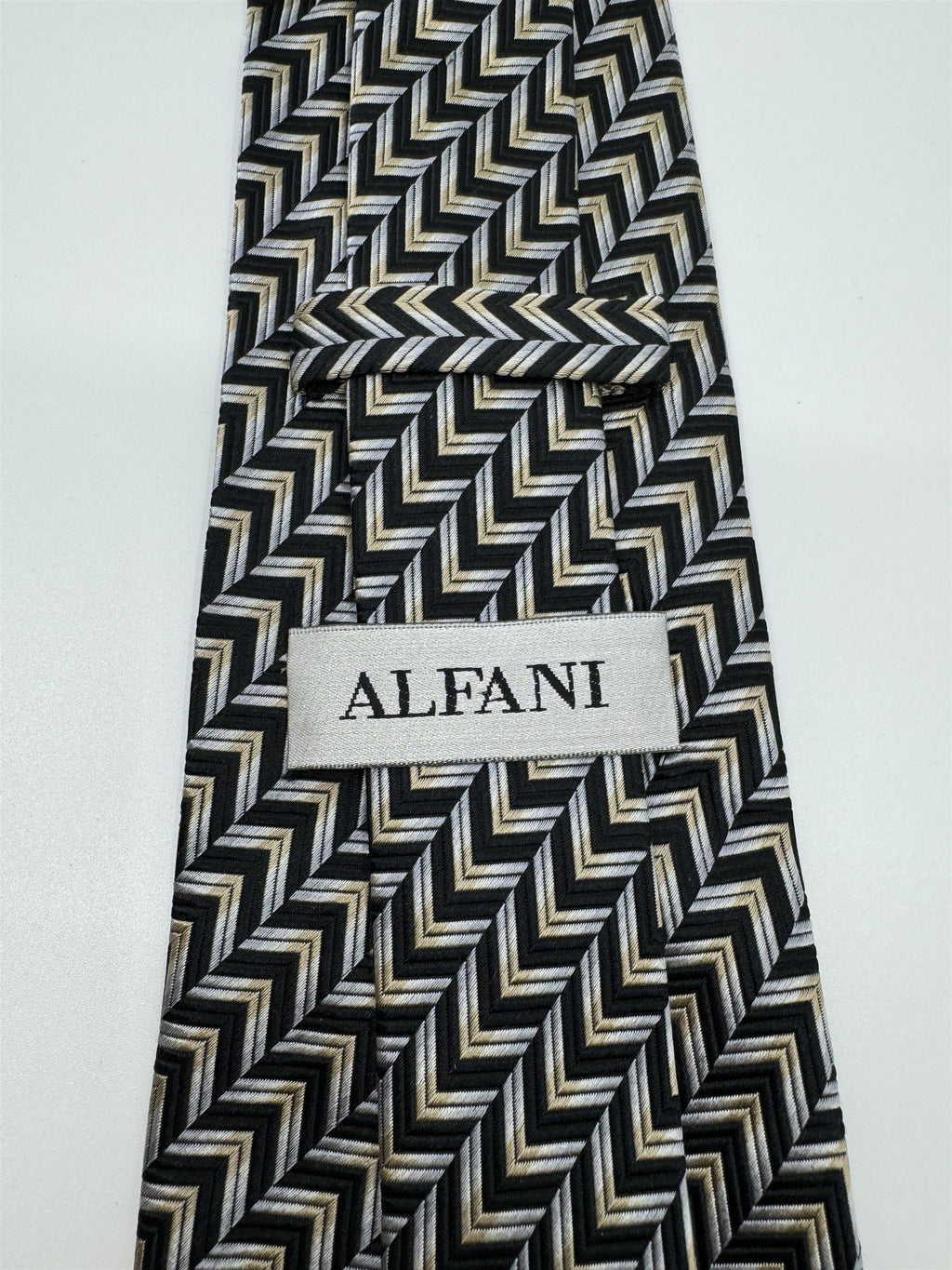 Alfani Mens Neck Tie Black With Silver/Gold Arrows Pattern 100% Silk Handmade