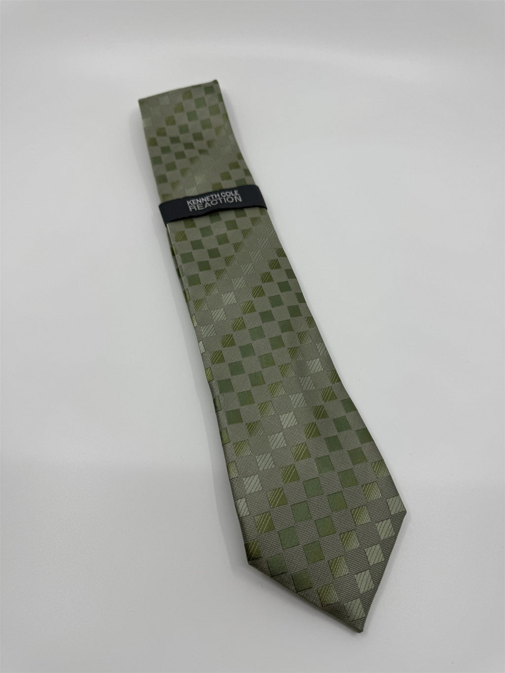Kenneth Cole Reaction Mens Neck Tie Green and Gray Squares 100% Silk Tie