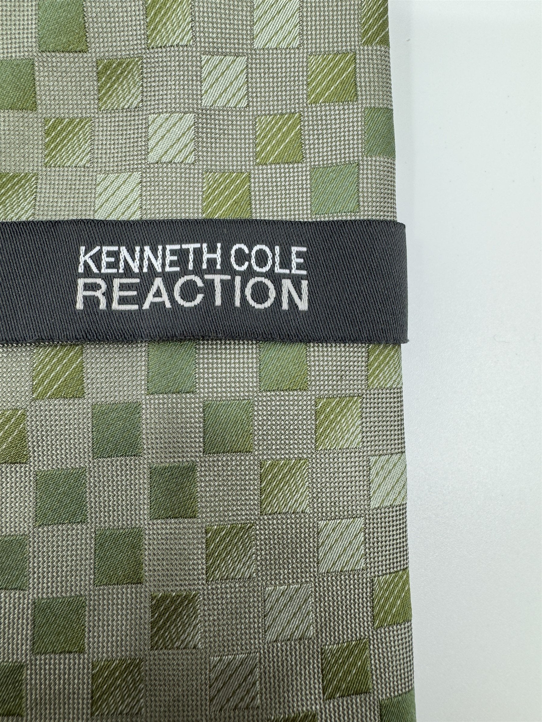 Kenneth Cole Reaction Mens Neck Tie Green and Gray Squares 100% Silk Tie