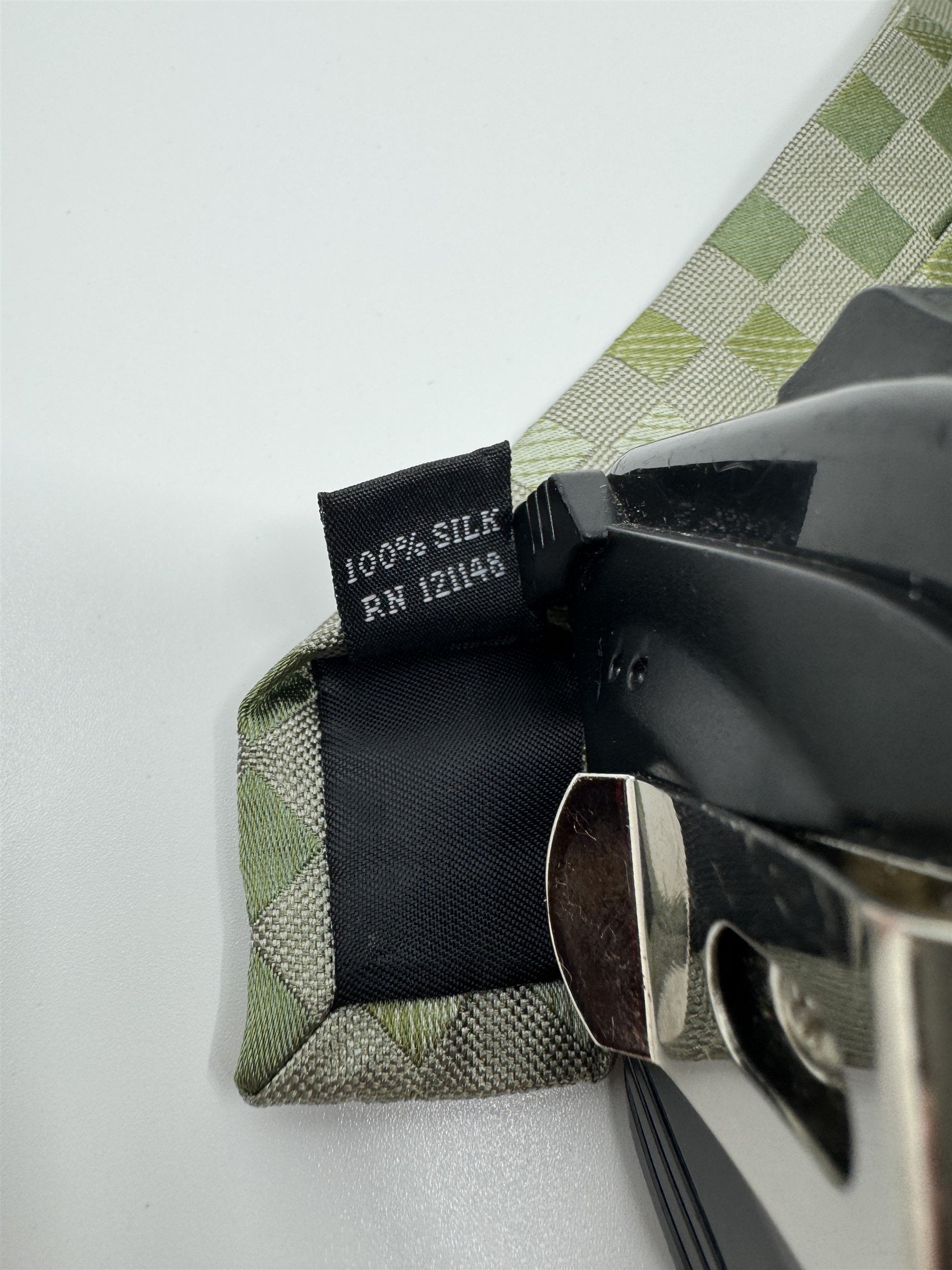 Kenneth Cole Reaction Mens Neck Tie Green and Gray Squares 100% Silk Tie