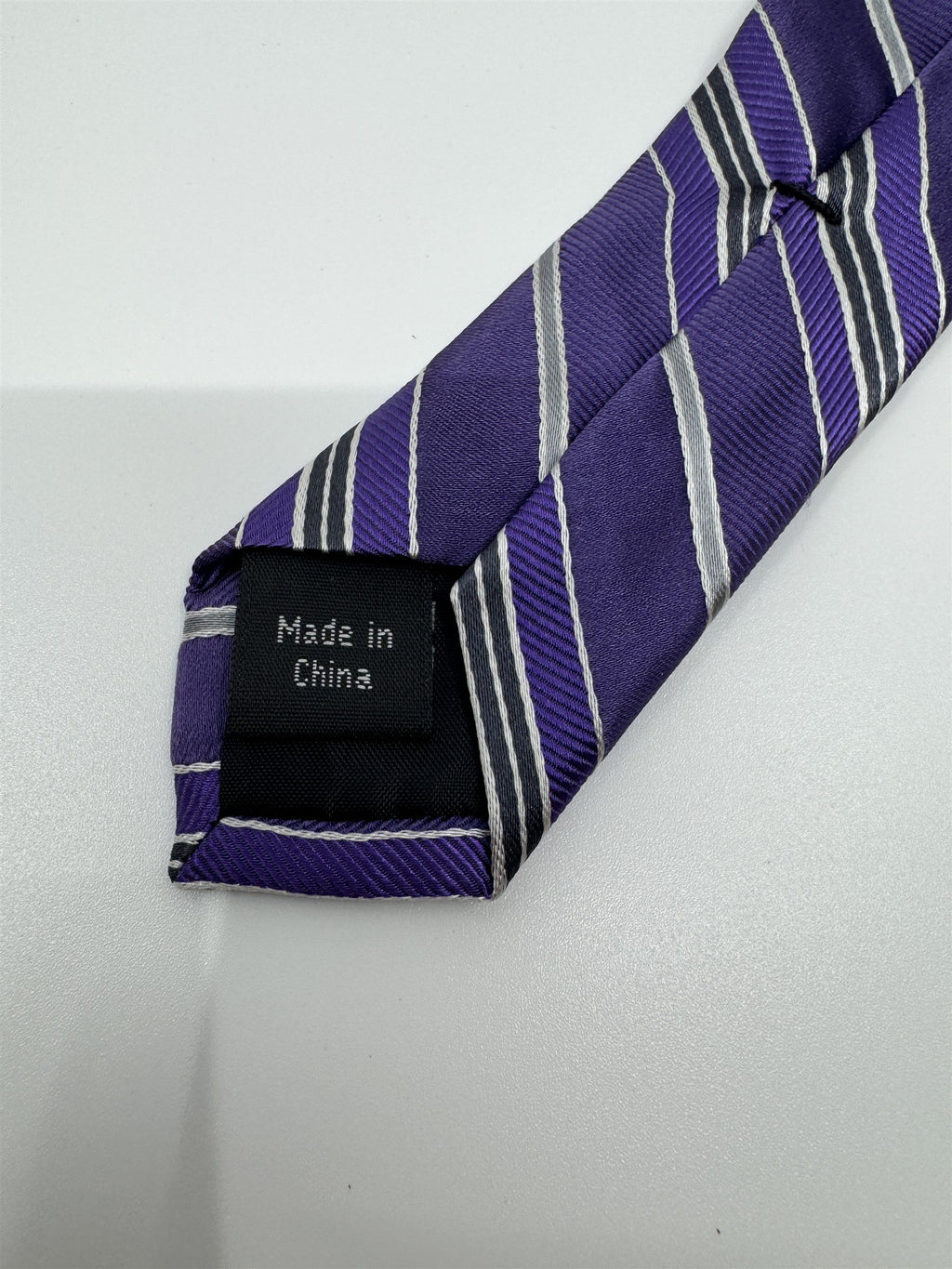 Michael Kors Mens 100% Silk Stunning Purple Striped Tie NWOT