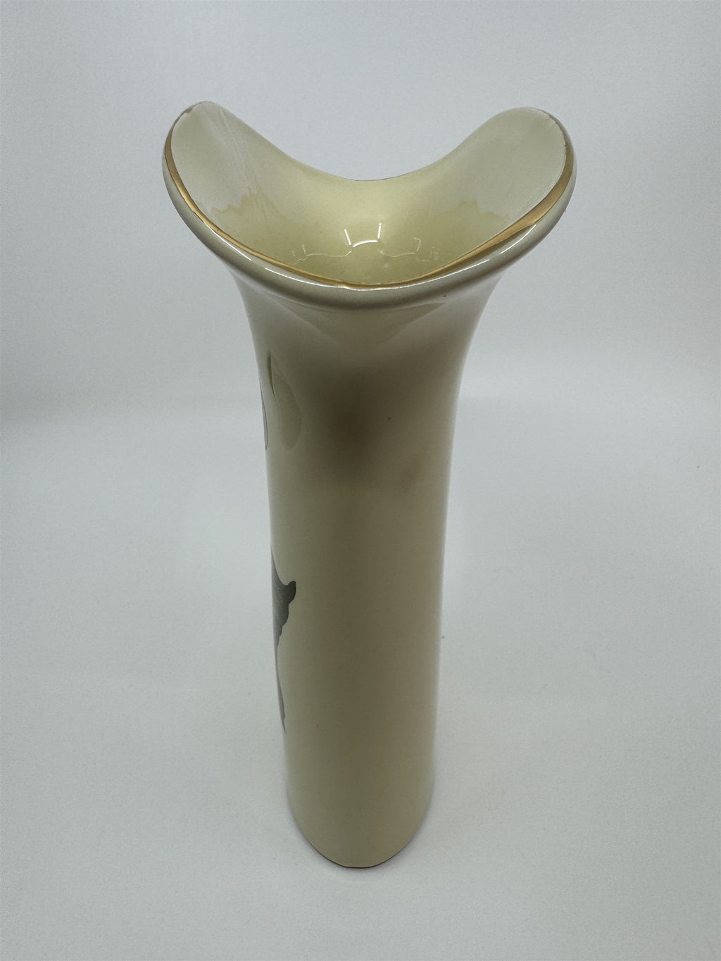 Vtg Fluted Ceramic Vase White Asian Calla Lily Lilies Ivory/Cream with Gold Trim