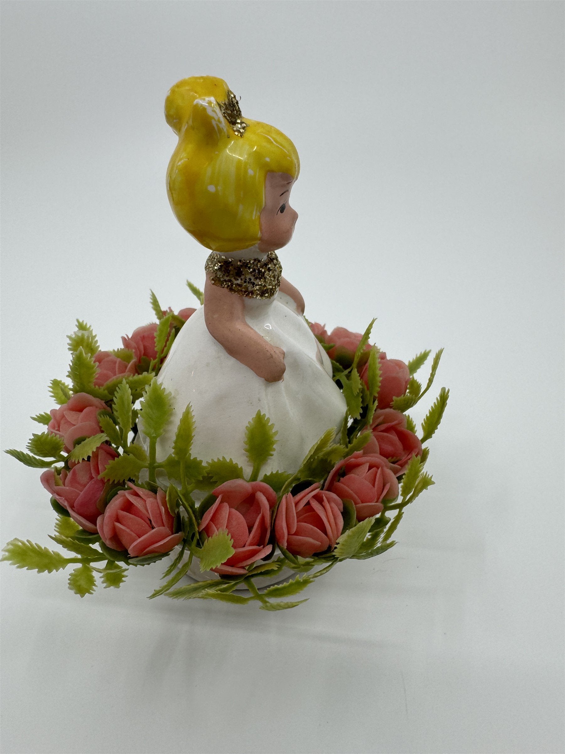 Vtg Girl in White Dress Wedding Roses Figurine Cake Topper INARCO Japan E-2505