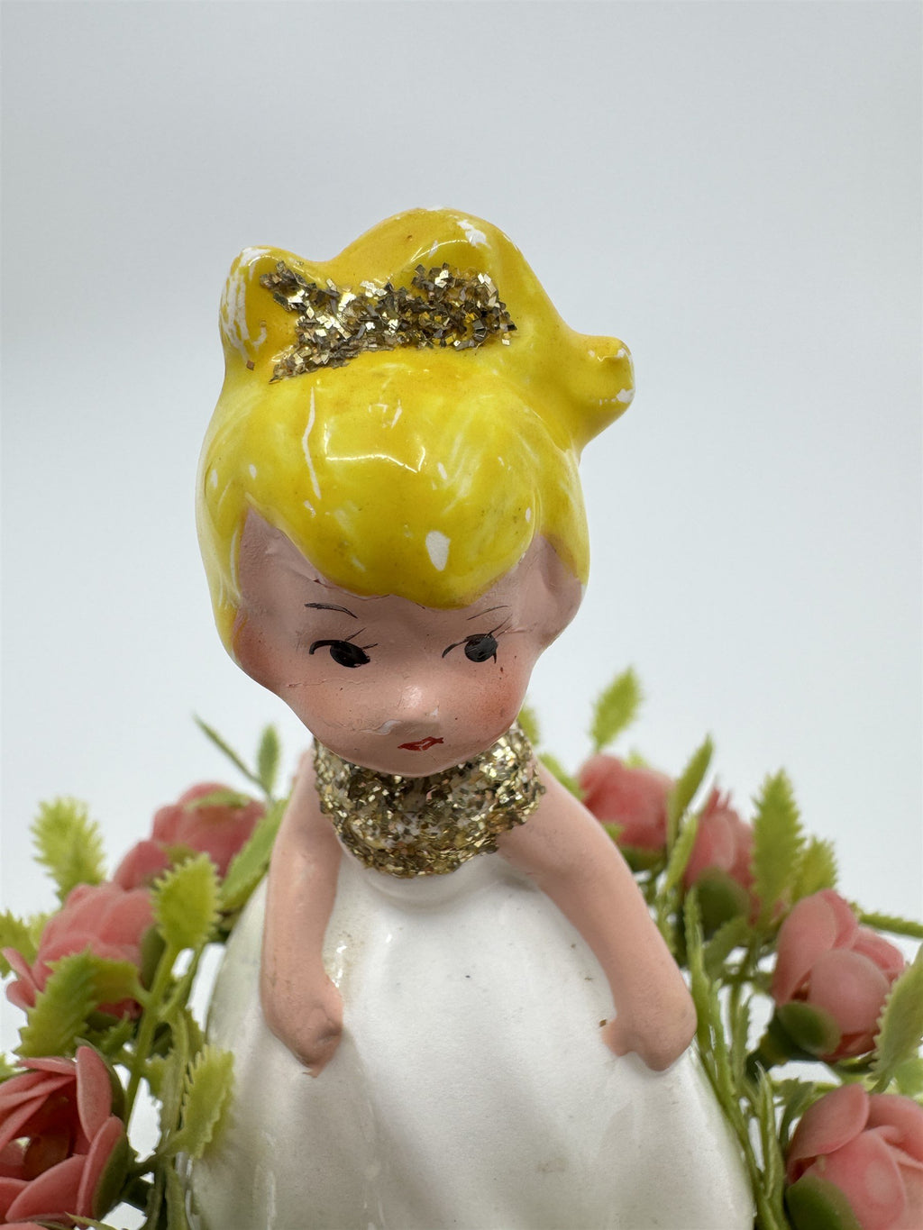 Vtg Girl in White Dress Wedding Roses Figurine Cake Topper INARCO Japan E-2505