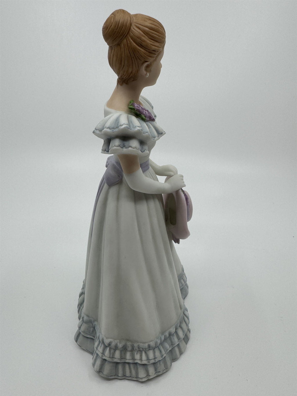 Vtg 1999 Home Interiors & Gifts Porcelain Figurine Beautiful Elizabeth #14061-99