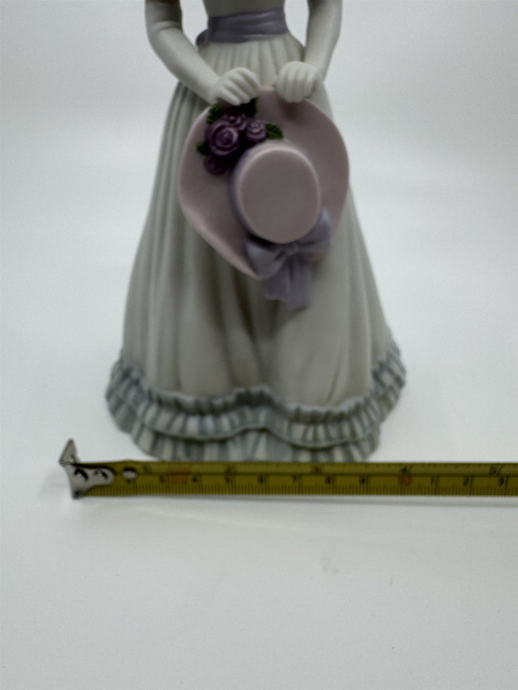 Vtg 1999 Home Interiors & Gifts Porcelain Figurine Beautiful Elizabeth #14061-99