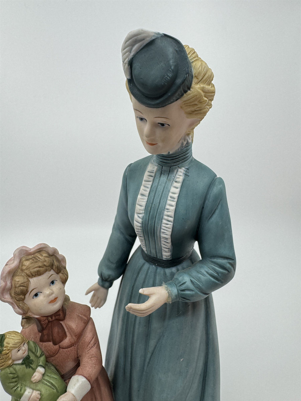 HOMCO Home Interiors Porcelain Figurine Sunday Stroll 8812 VGC Mother Daughters