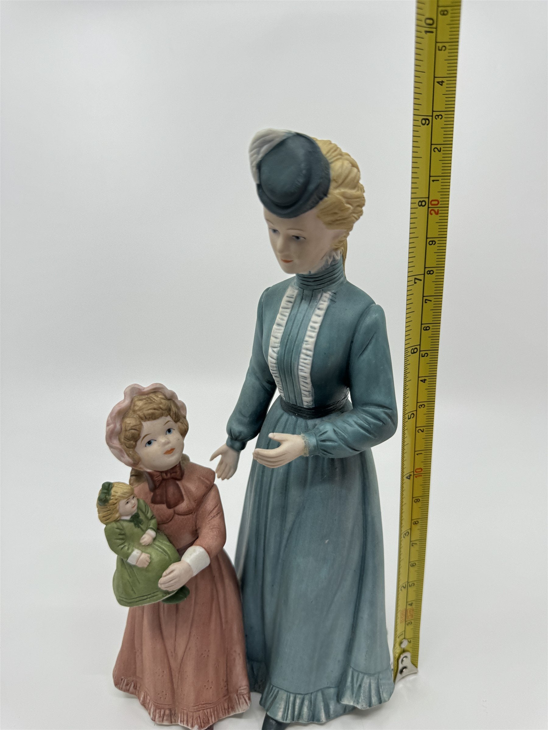 HOMCO Home Interiors Porcelain Figurine Sunday Stroll 8812 VGC Mother Daughters