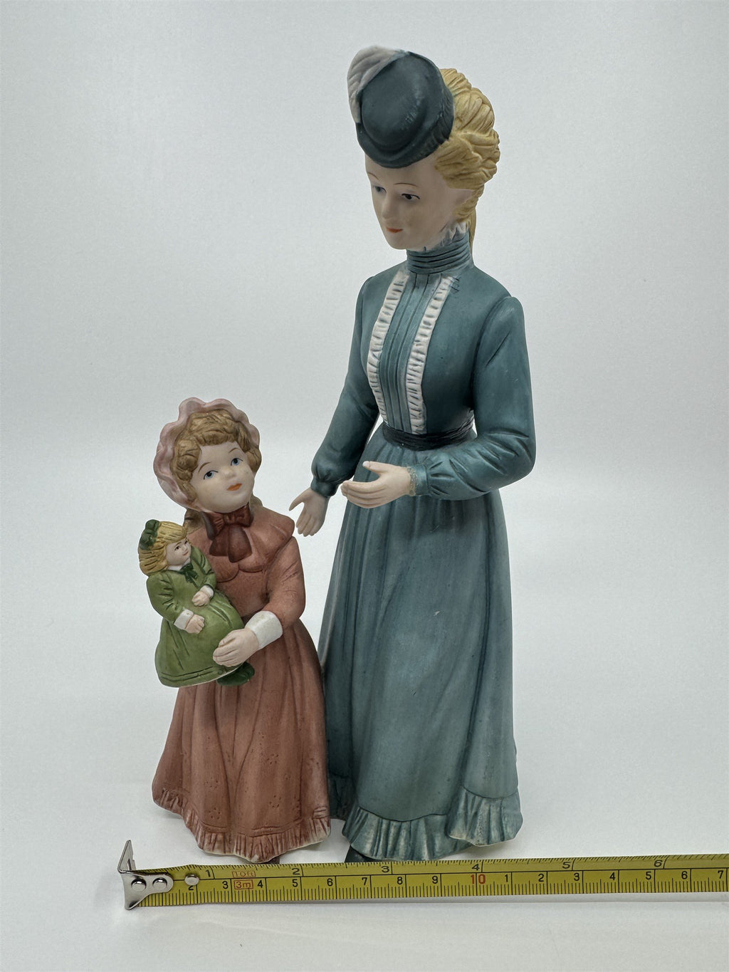 HOMCO Home Interiors Porcelain Figurine Sunday Stroll 8812 VGC Mother Daughters