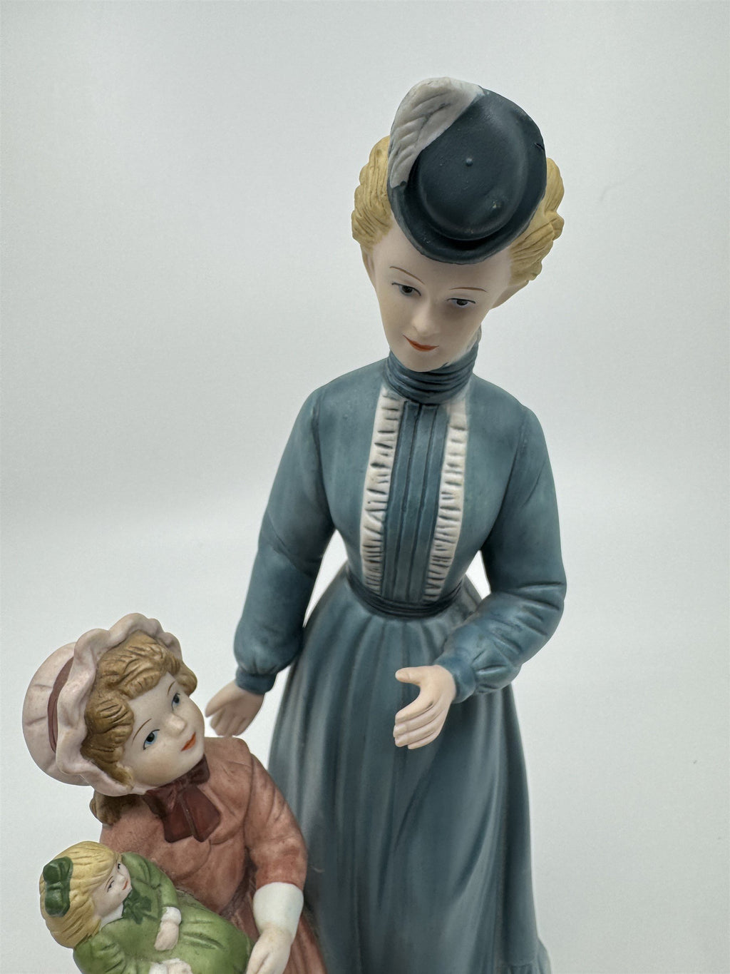 HOMCO Home Interiors Porcelain Figurine Sunday Stroll 8812 VGC Mother Daughters
