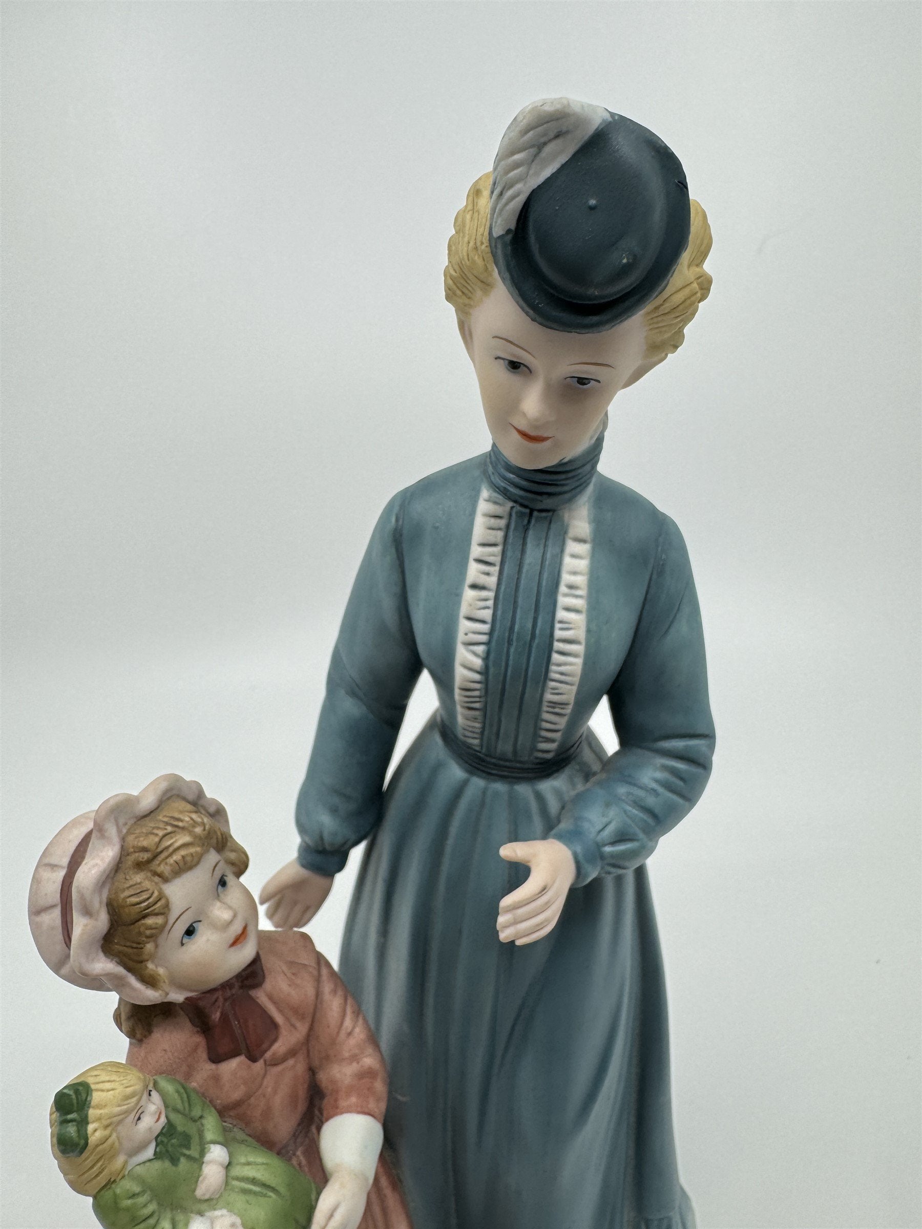 HOMCO Home Interiors Porcelain Figurine Sunday Stroll 8812 VGC Mother Daughters